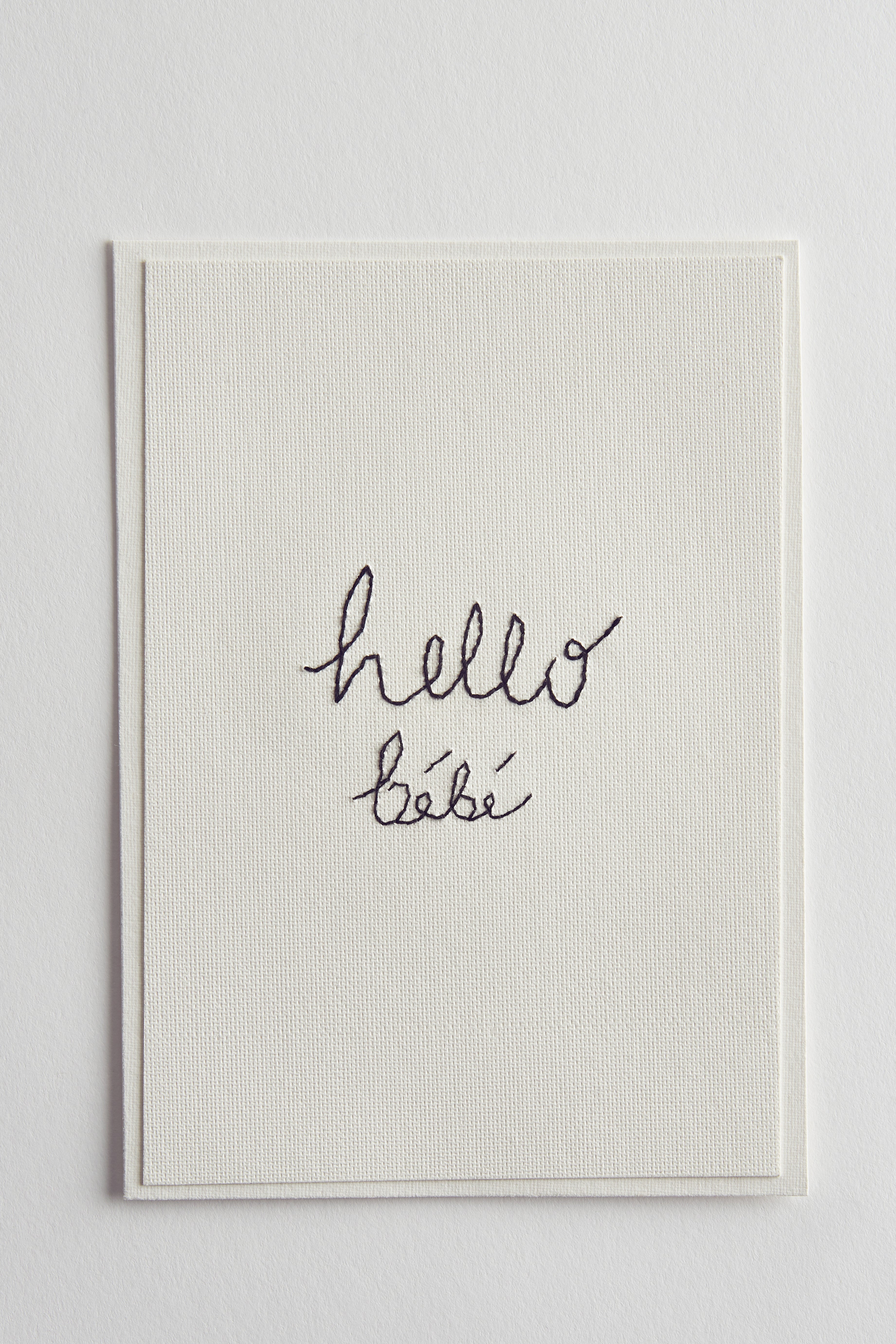 Hand Embroidered hello bébé Card