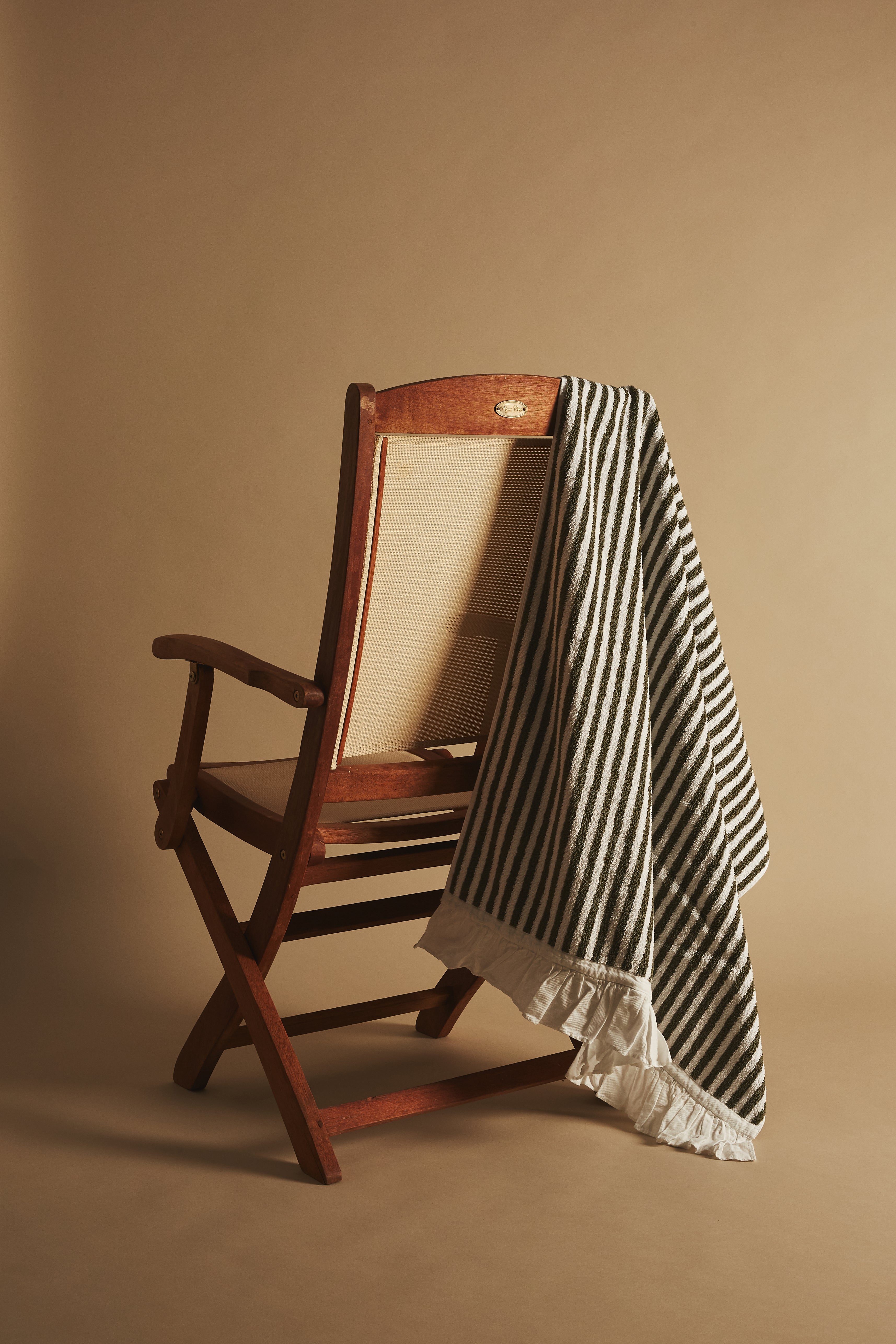 Thin Stripe & Frill Towel