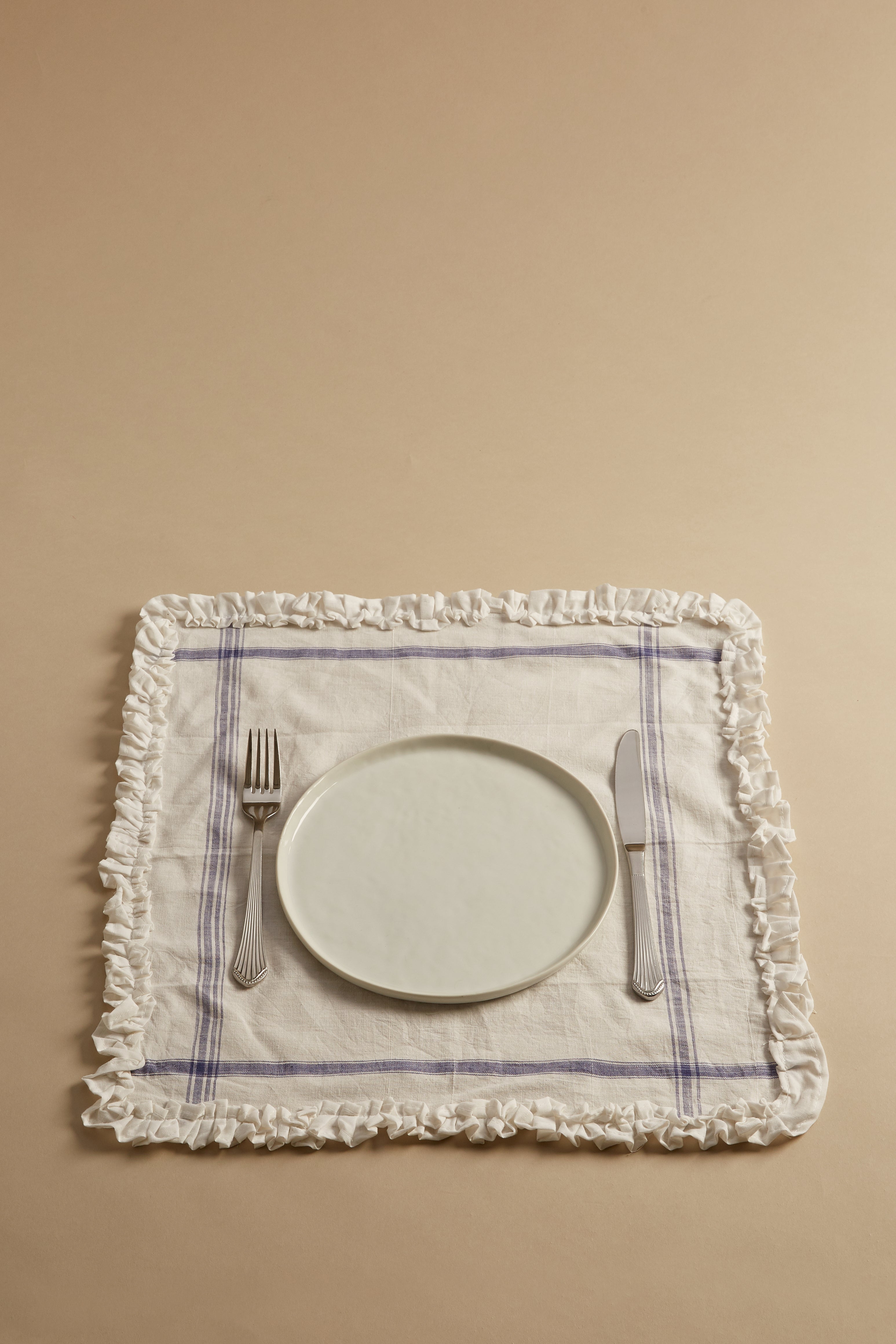 Large Bistro Frill Tablemats